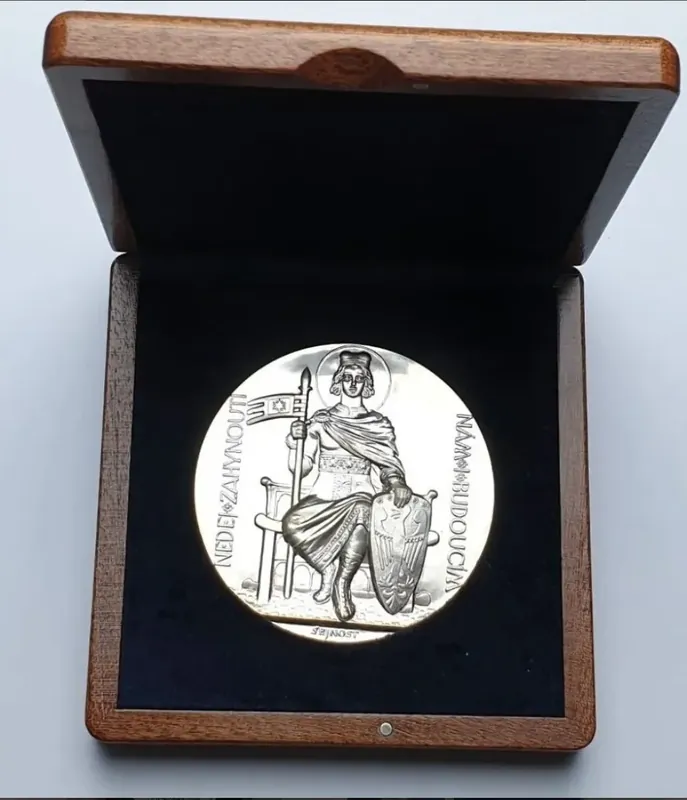Stříbrná medaile 1929/2017 - DOKONČENÍ STAVBY CHRÁMU SV.VÍTA  č. 180/200